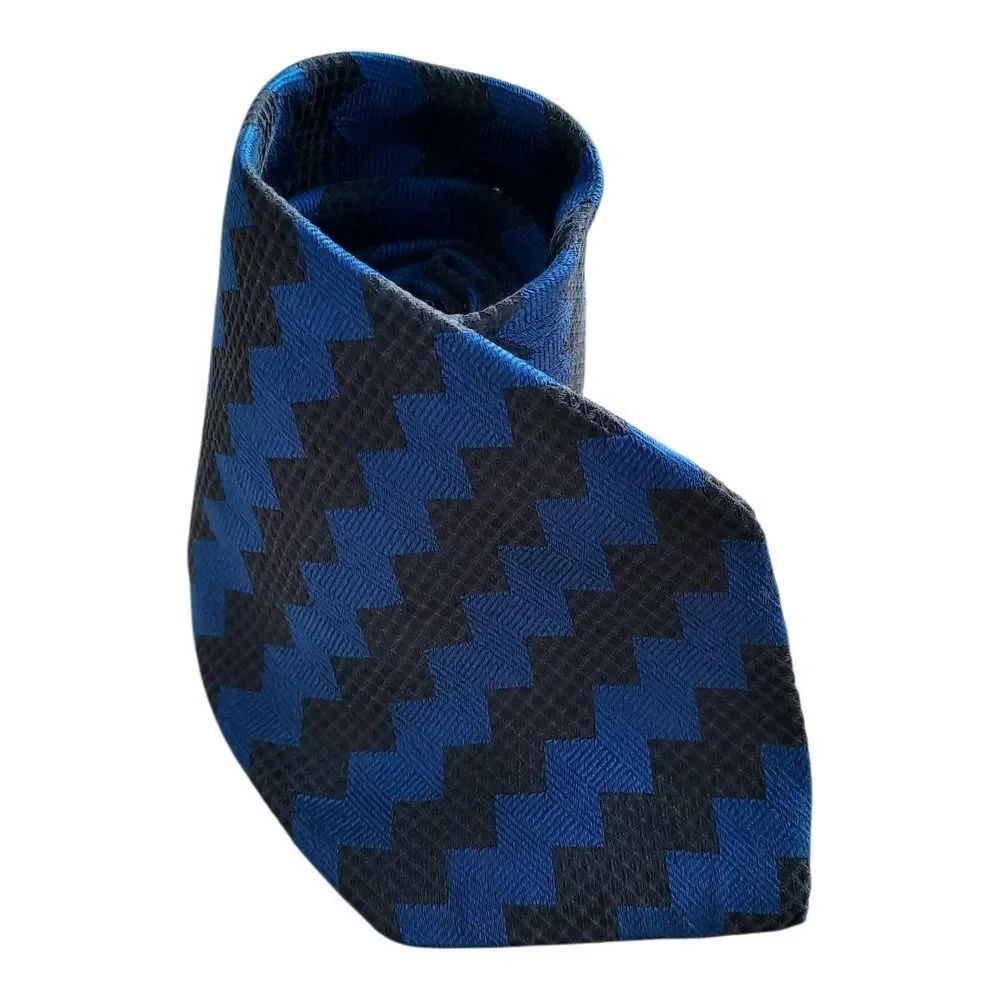 Elegant Blue and Black Chevron Men's Tie